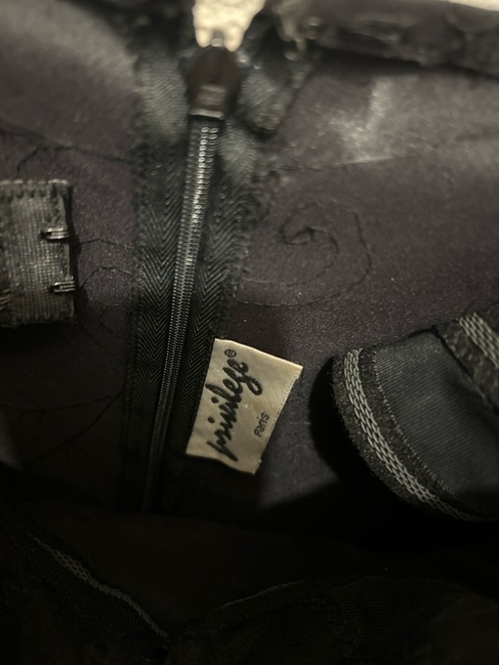 Elegant Black Strapless Dress - Picture 3 of 6